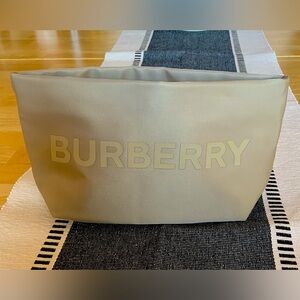 NWOT BURBERRY Makeup Cosmetic Clutch/Pouch